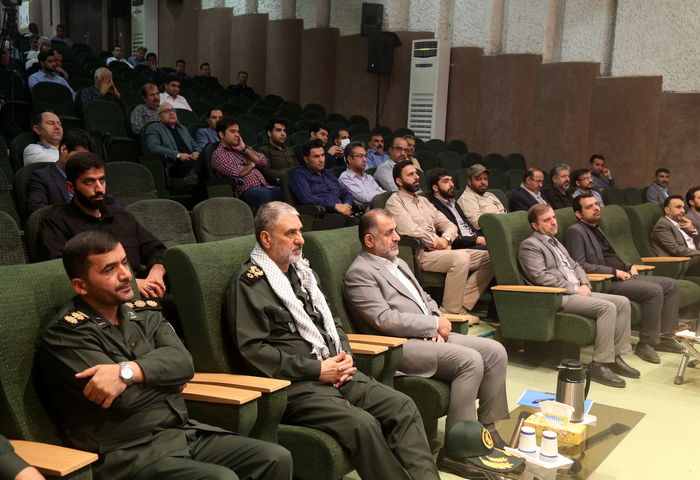 به مناسبت هفته دفاع مقدس؛ دهمین یادواره شهدای سازمان آب و برق خوزستان برگزار شد 