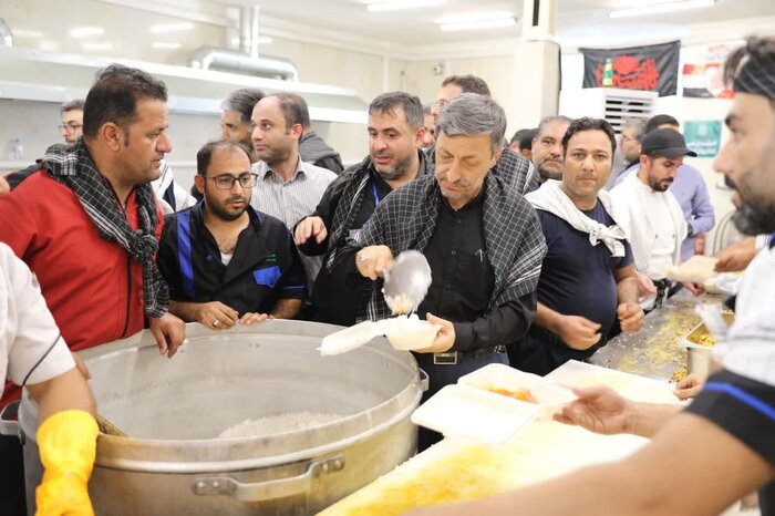 رئیس بنیاد مستضعفان: خدمات رسانی تا زمان برگشت همه زائران حسینی ادامه دارد