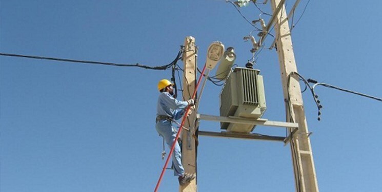 تبدیل ۸۰ درصد شبکه فشار ضعیف برق از سیم به کابل درخوزستان