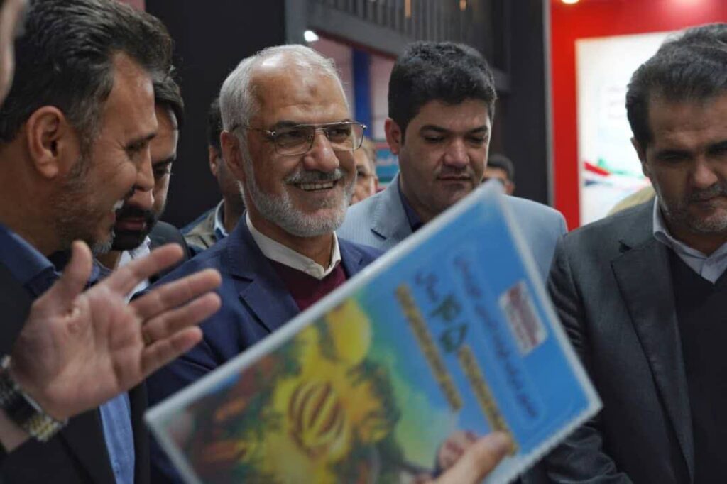 در نمایشگاه دستاوردهای چهل و پنج سالگی انقلاب اسلامی 