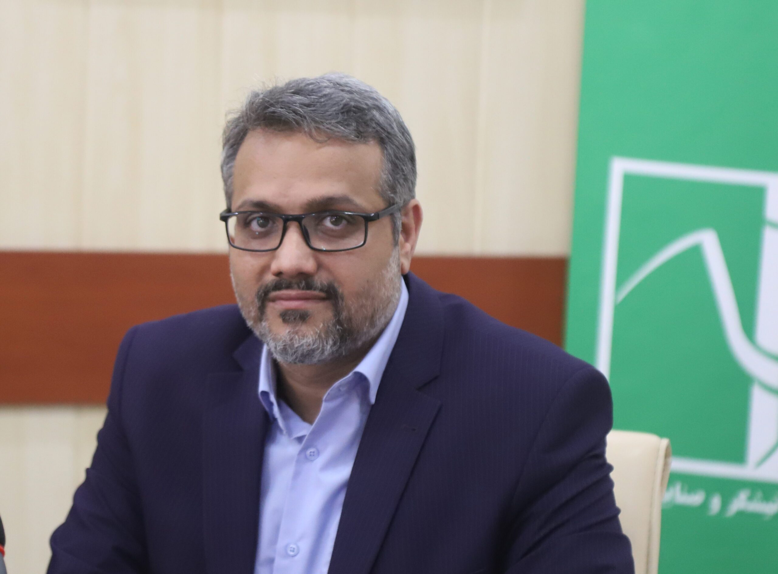 مدیرعامل جدید شرکت توسعه نیشکر و صنایع جانبی بر ادامه سیاست‌های راهبردی و تقویت حرکت عملیاتی در مجموعه توسعه نیشکر و صنایع جانبی تاکید کرد و گفت: تکیه بر ظرفیت‌های انسانی، کلید شکوفایی صنعت نیشکر است.