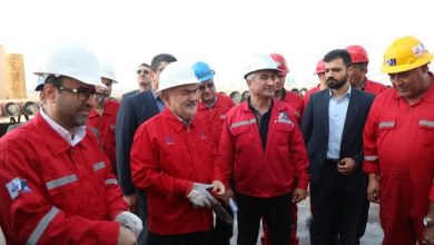 تاکید استاندار خوزستان بر فعال‌سازی ظرفیت‌های استخراج نفت برای افزایش تولید ناخالص داخلی