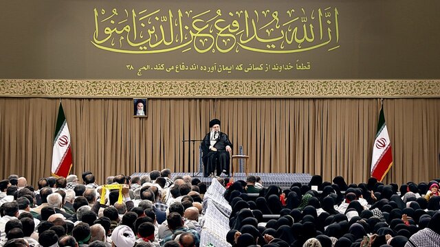 جمعی از پیشکسوتان و فعالان عرصه جهاد و مقاومت با حضرت آیت‌الله خامنه‌ای رهبر انقلاب اسلامی دیدار کردند.