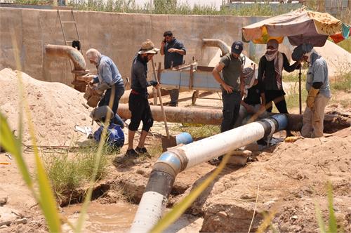 مدیرعامل شرکت آب و فاضلاب خوزستان گفت: عملیات آبرسانی به 40 روستای دو بخش مازو و الوار گرمسیری شهرستان اندیمشک با پیشرفت فیزیکی مجموعا 53 درصد در حال انجام است که با تکمیل این پروژه ها آب روستاها در مناطق یاد شده پایدار خواهد شد.
