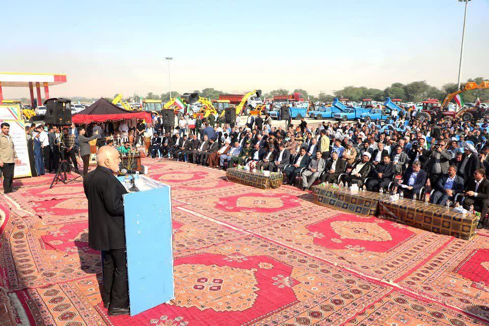 استاندار خوزستان با تاکید بر ایمن سازی محورهای این استان گفت: جاده ترانزیتی و مهم شوش به اهواز یک زیرساخت مهم حمل و نقل در خوزستان به دلیل وقوع تصادفات به تهدیدی برای شهروندان تبدیل شده است.